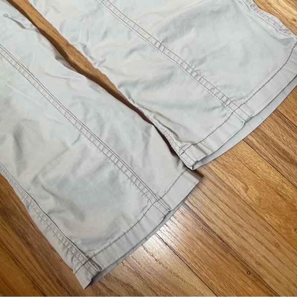 Hollister Mid rise Relaxed Cargo Pants - Picture 8 of 16